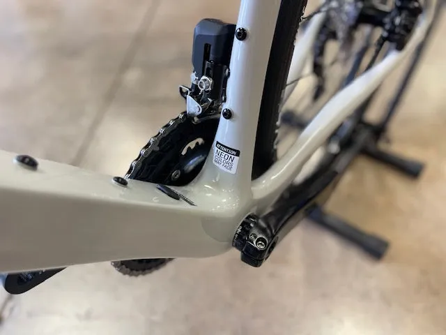 Cannondale Supersix Evo Carbon 3 Shimano 105 Di2 12 Speed Chalk