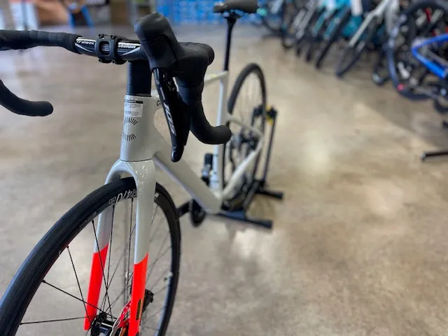 Cannondale Supersix Evo Carbon 3 Shimano 105 Di2 12 Speed Chalk