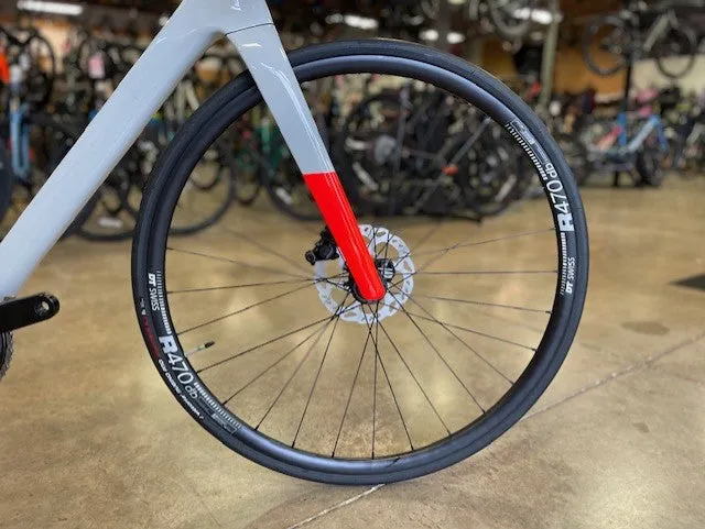 Cannondale Supersix Evo Carbon 3 Shimano 105 Di2 12 Speed Chalk