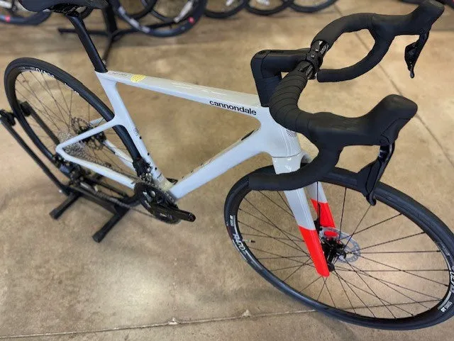 Cannondale Supersix Evo Carbon 3 Shimano 105 Di2 12 Speed Chalk