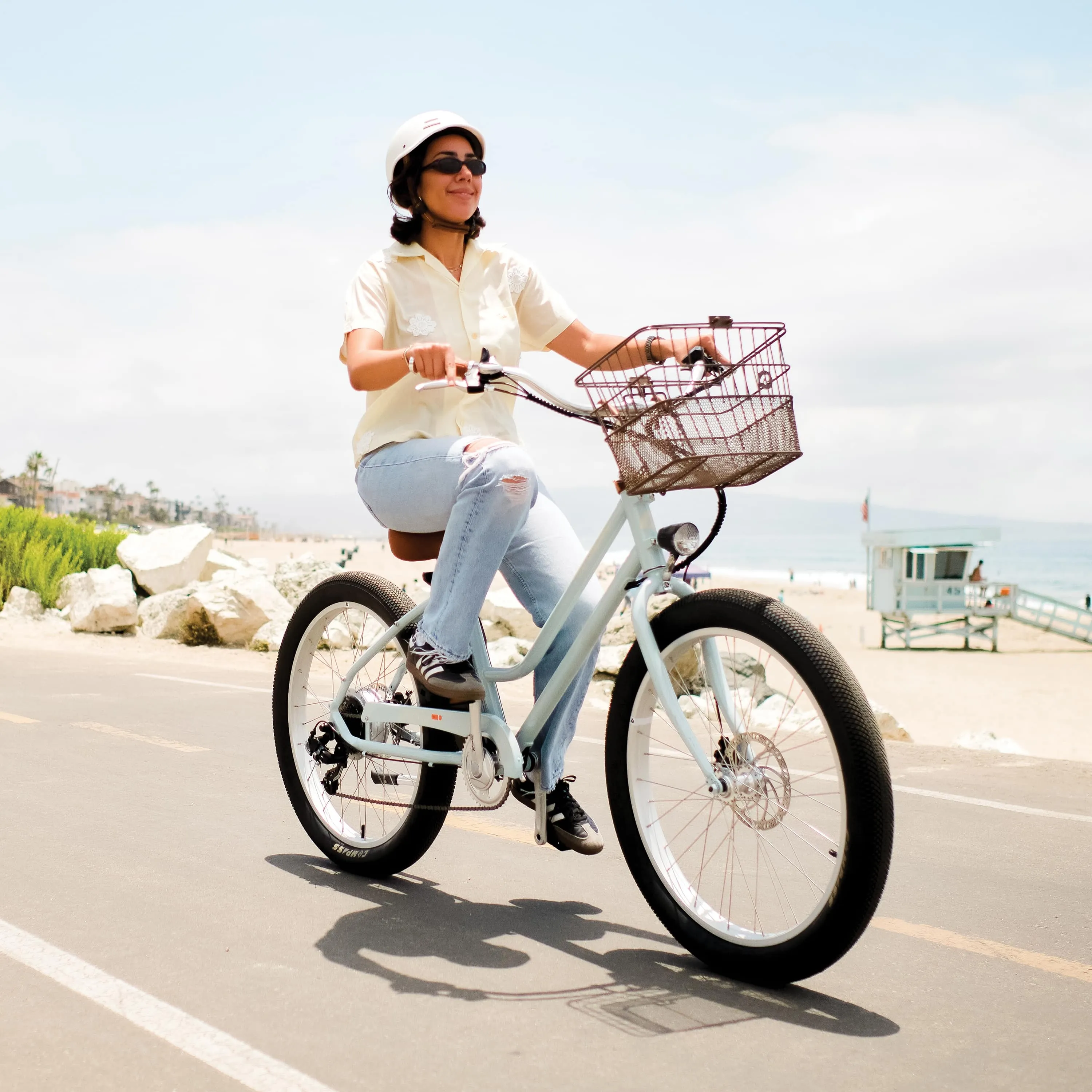 Chatham Rev 2 Beach Cruiser Electric Bike - Step Through