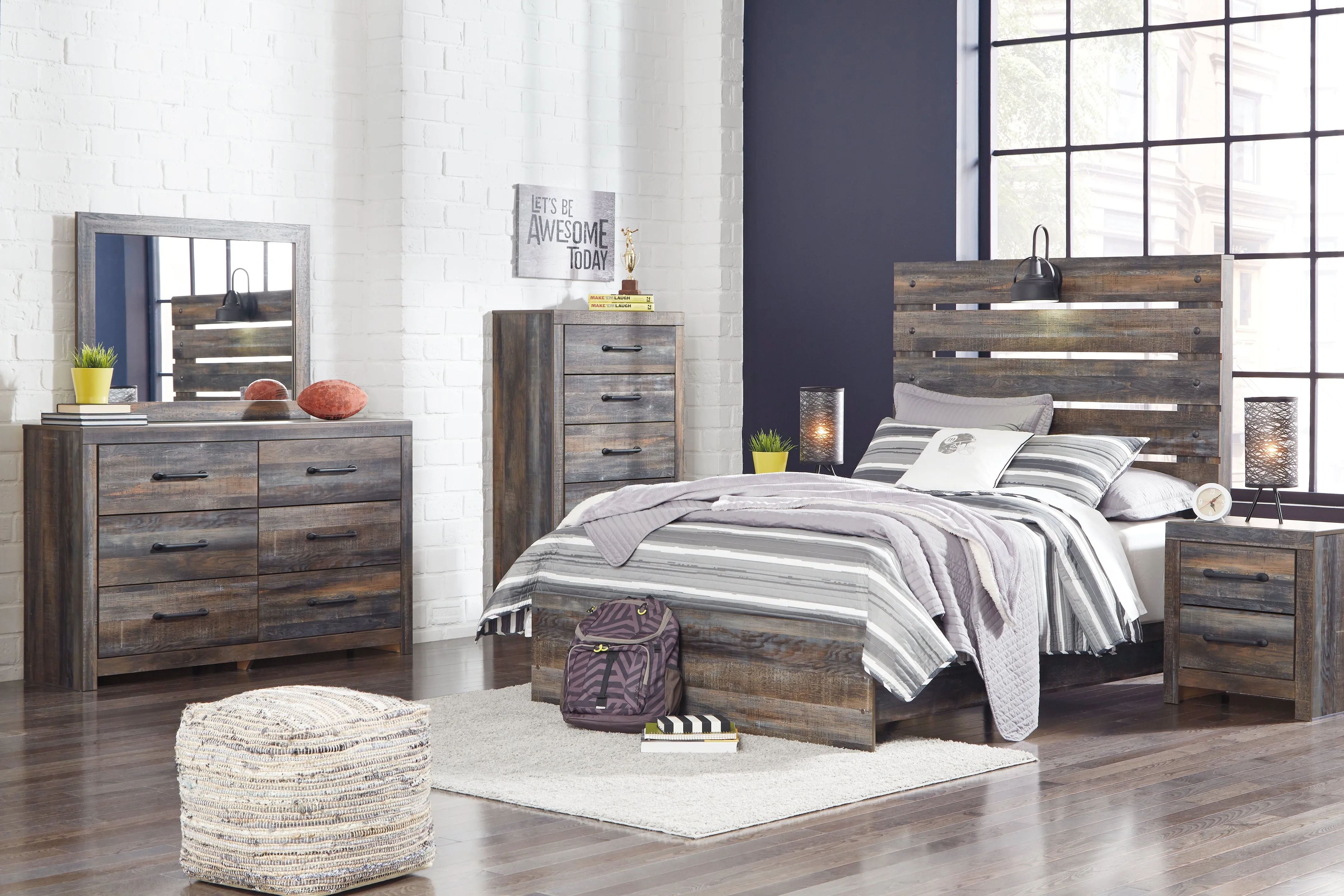 Drystan Full Panel Bed with Mirrored Dresser and 2 Nightstands in Multi
