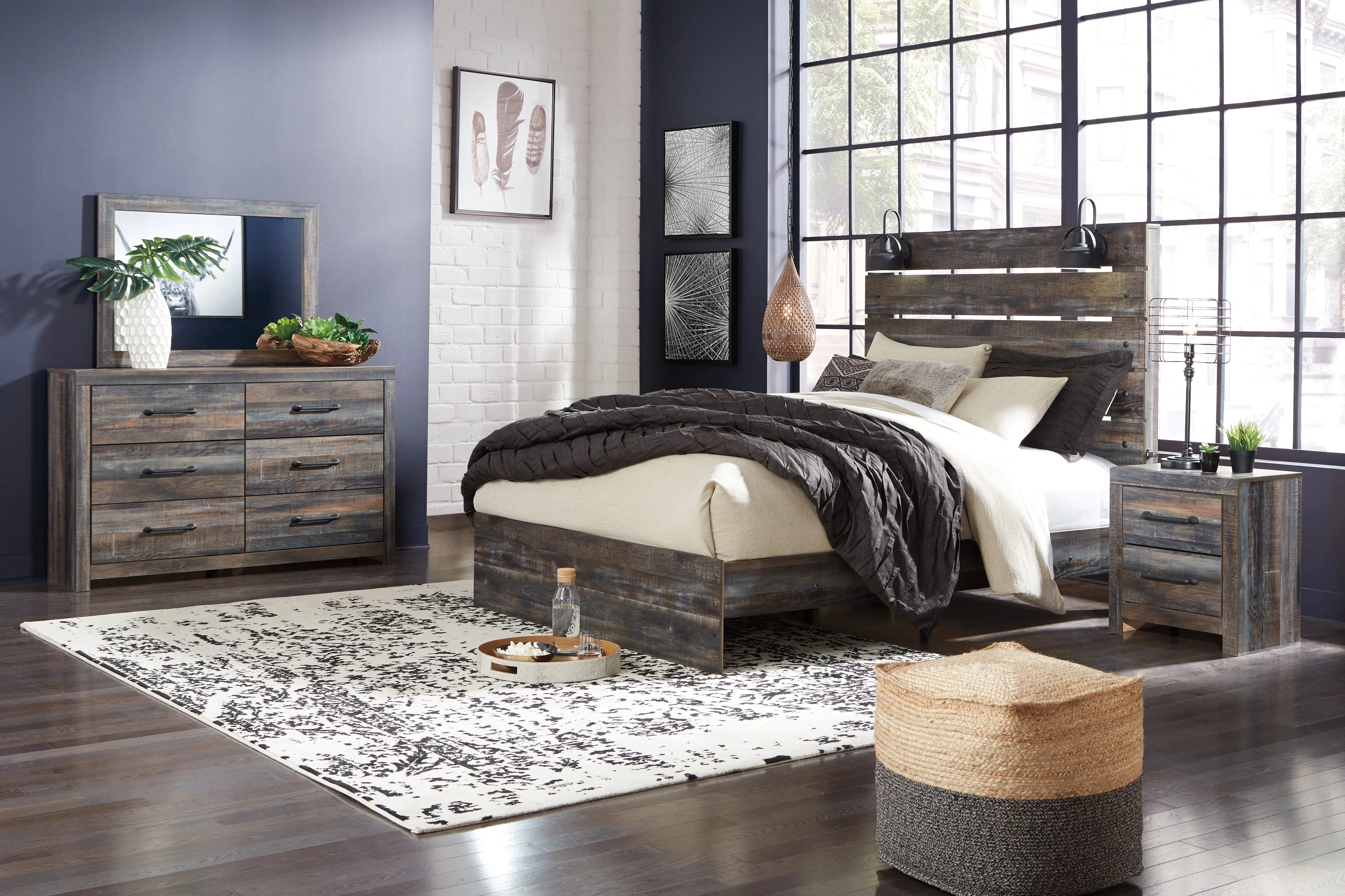 Drystan Queen Panel Bed with Mirrored Dresser, Chest and Nightstand in Multi