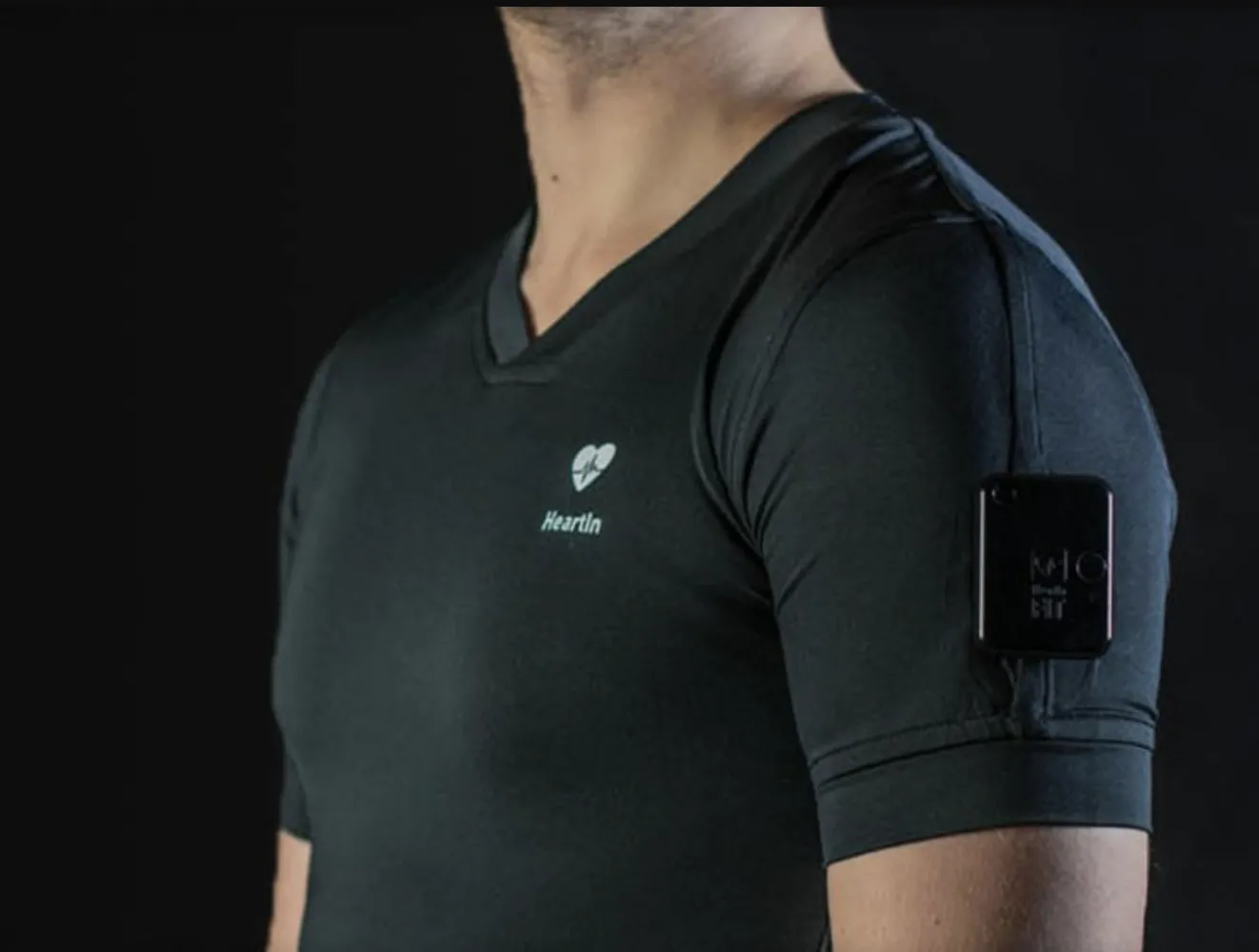 Heartin Fit Device & Black T-Shirt