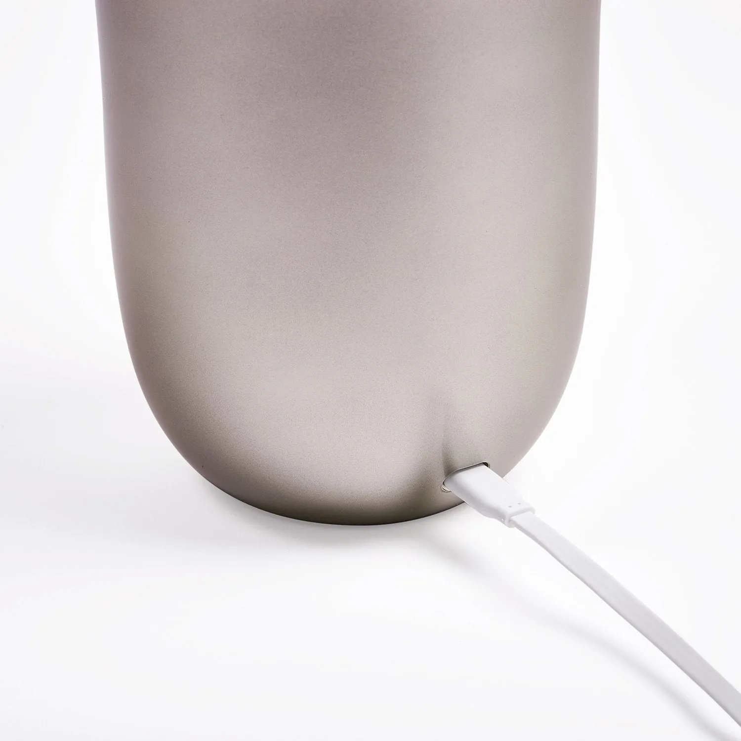 OBLIO - Wireless charging station with built-in UV sanitizer