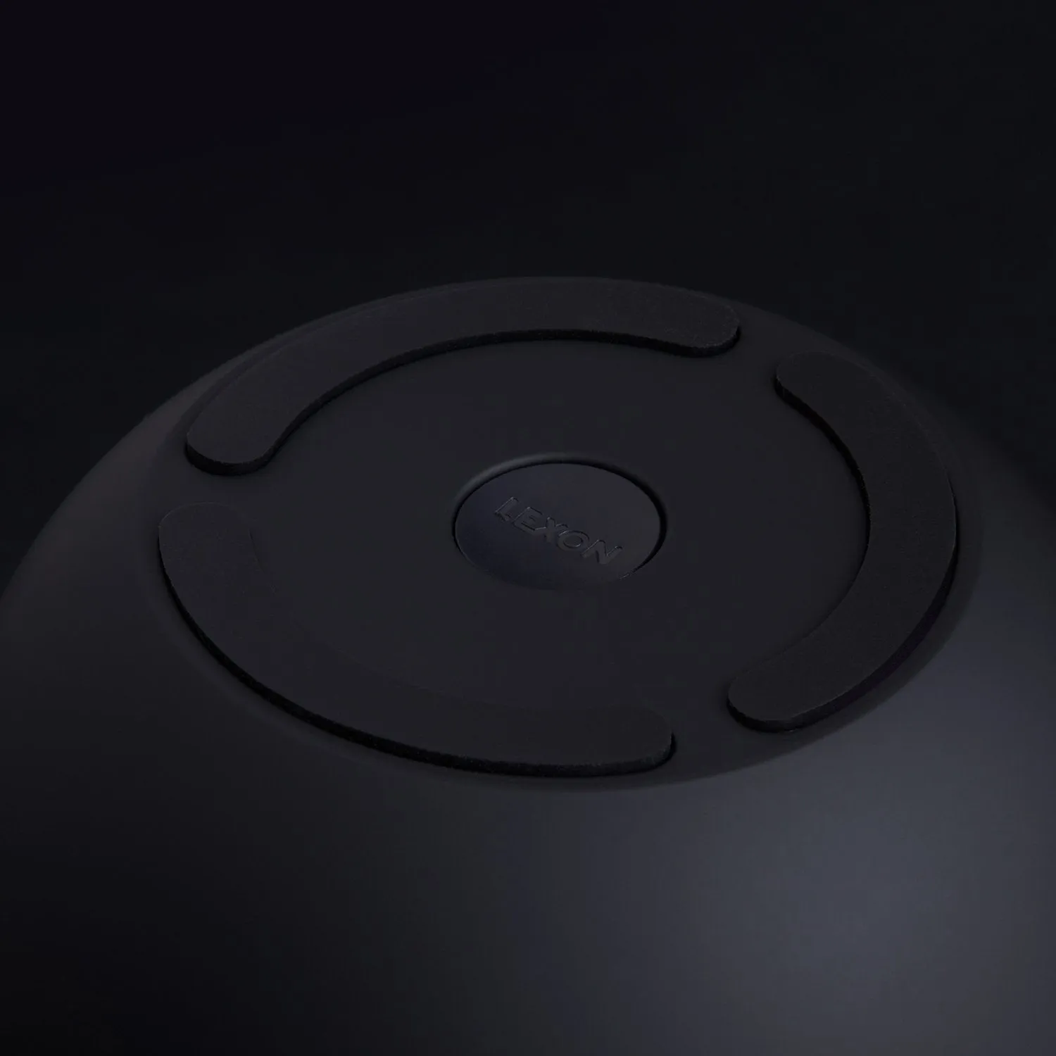 OBLIO - Wireless charging station with built-in UV sanitizer