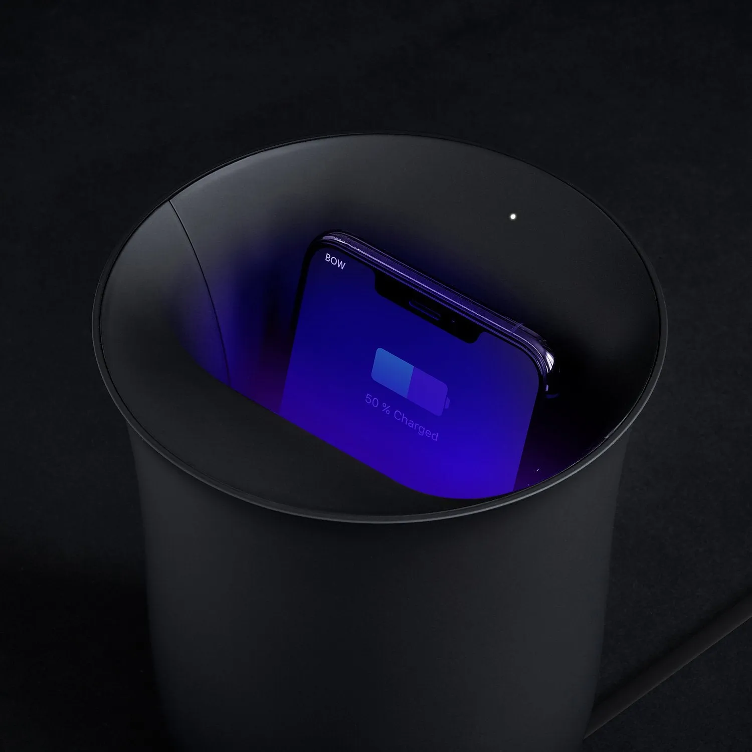 OBLIO - Wireless charging station with built-in UV sanitizer