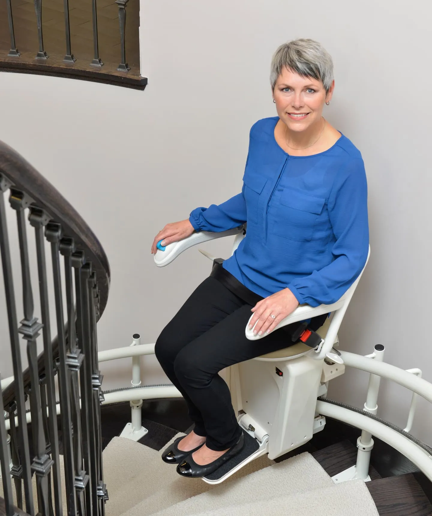 Savaria Stairfriend 23 - Curved Stairlift