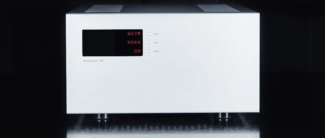 Soulution 711 stereo amplifier